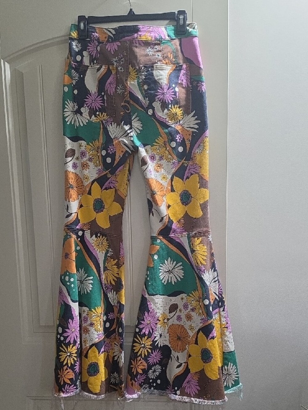 RARE Free People Flare Jeans - Picture 5 of 10